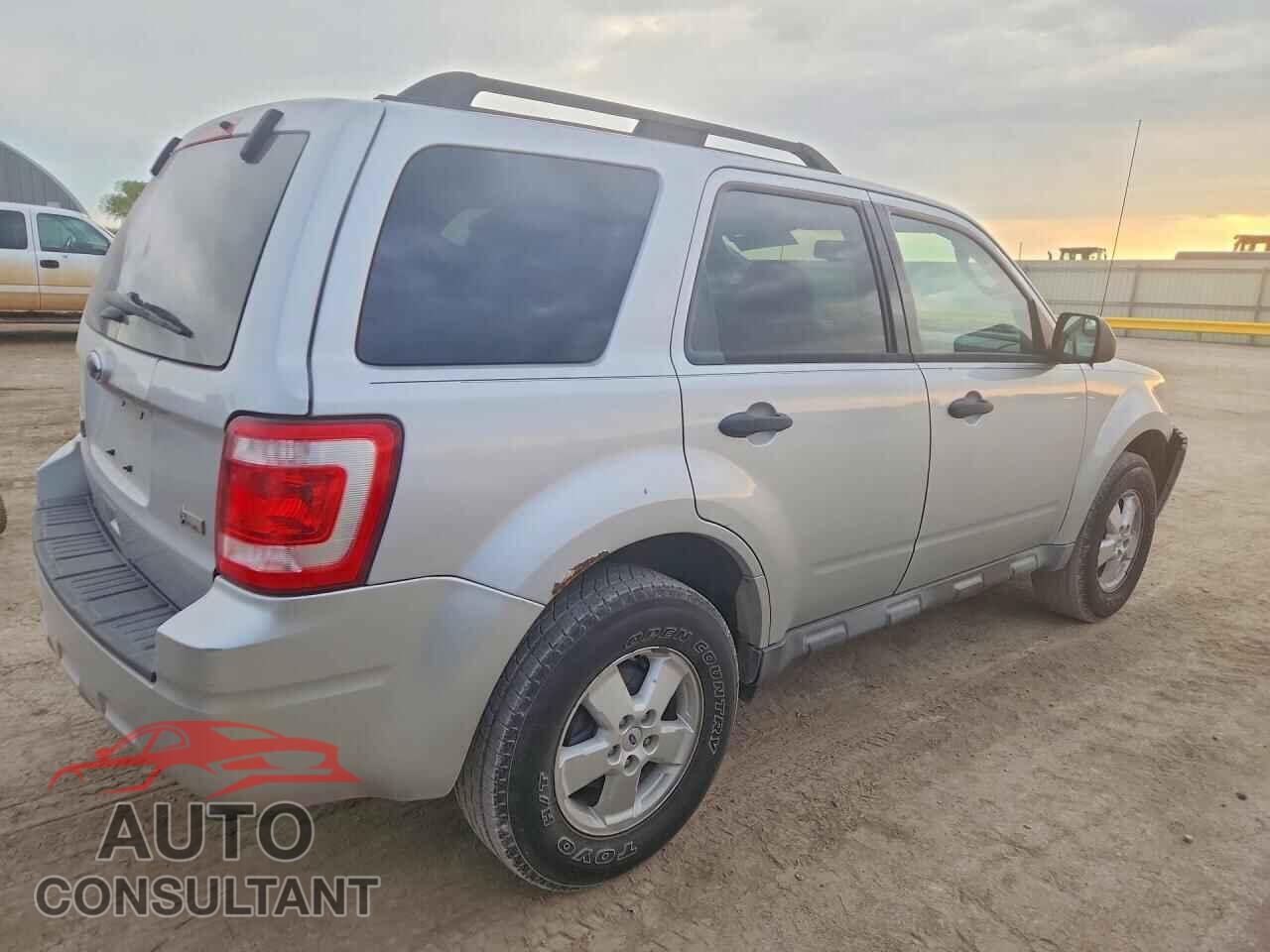 FORD ESCAPE 2011 - 1FMCU0DG2BKA75357
