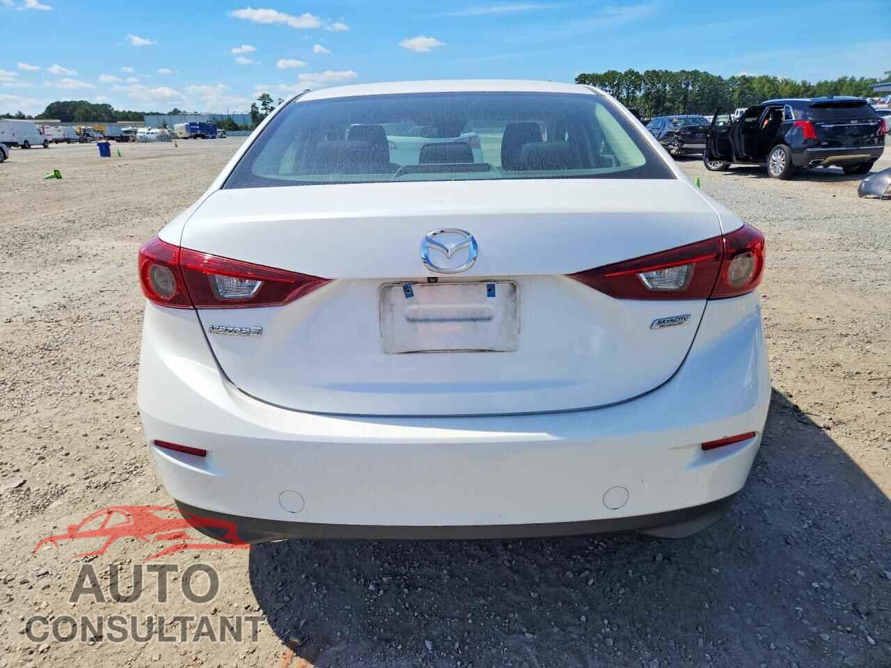 MAZDA 3 2018 - 3MZBN1U74JM192994