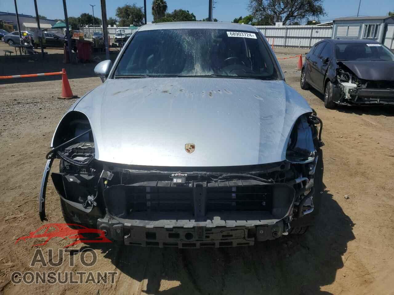 PORSCHE CAYENNE 2018 - WP1AE2A28JLA72452