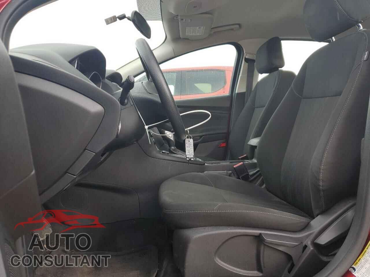 FORD FOCUS 2017 - 1FADP3F23HL346017