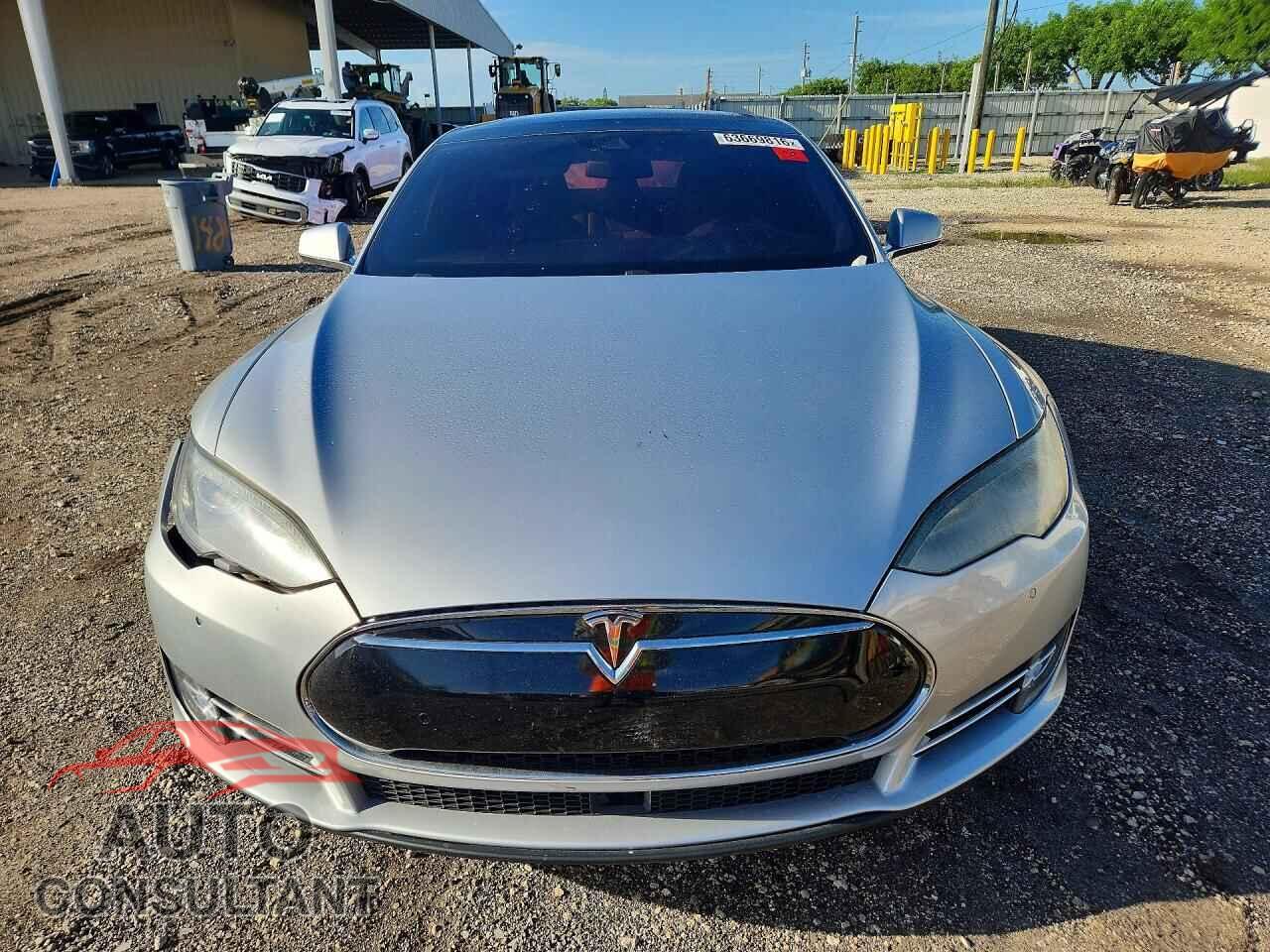 TESLA MODEL S 2016 - 5YJSA1E27GF126275