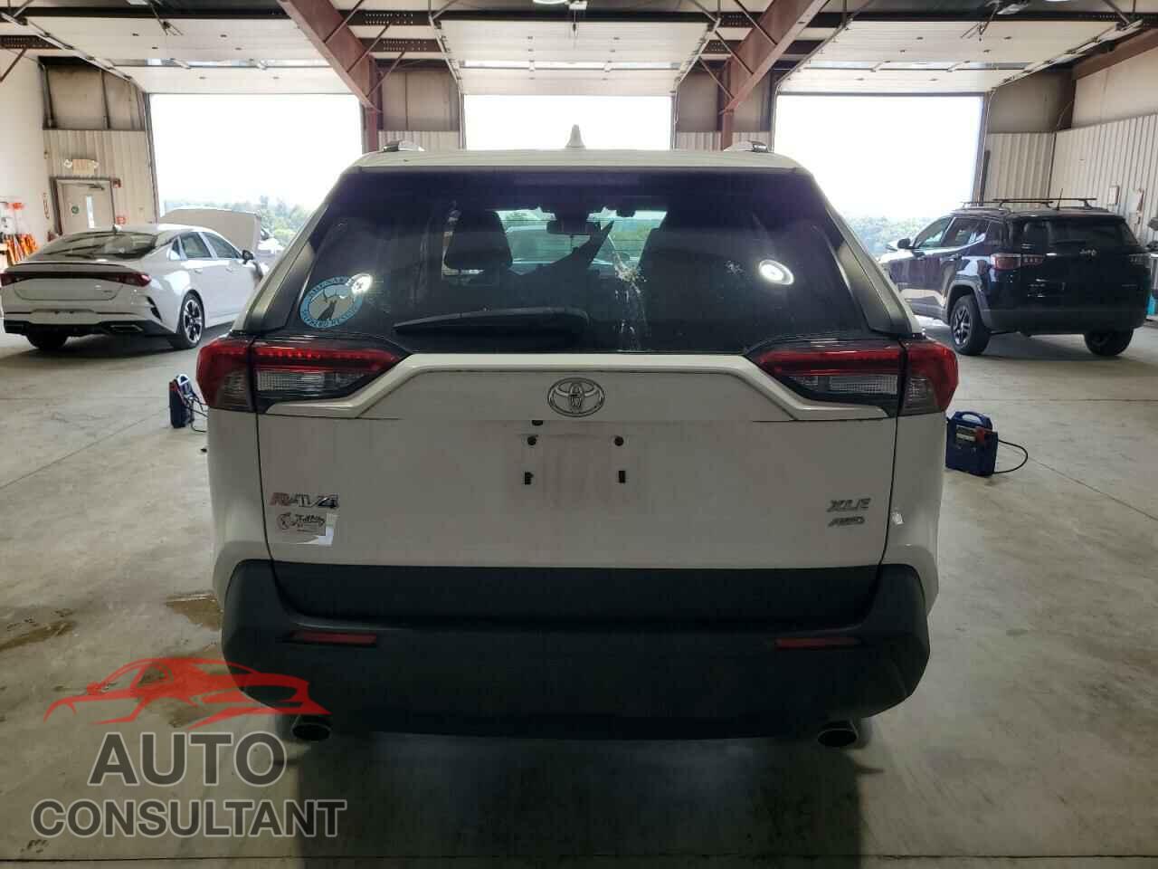 TOYOTA RAV4 2019 - JTMP1RFV7KD020020