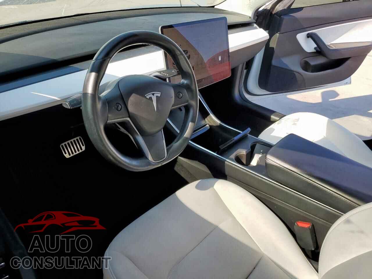 TESLA MODEL 3 2019 - 5YJ3E1EB9KF195065