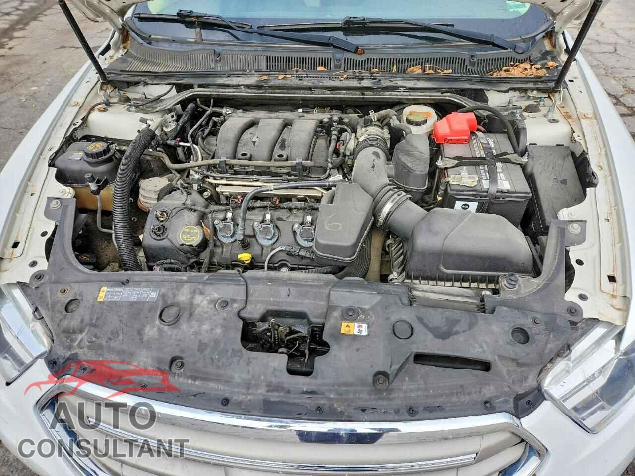 FORD TAURUS 2018 - 1FAHP2E89JG109869