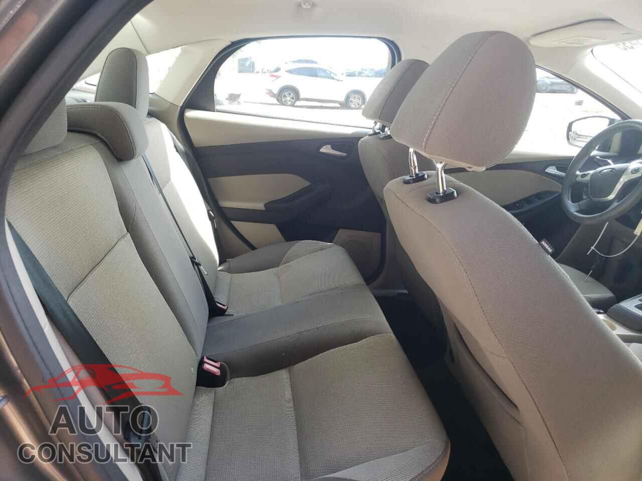 FORD FOCUS 2014 - 1FADP3F23EL285196
