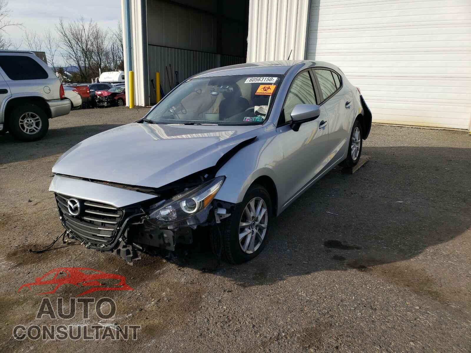 MAZDA 3 2017 - 3MZBN1K70HM103547