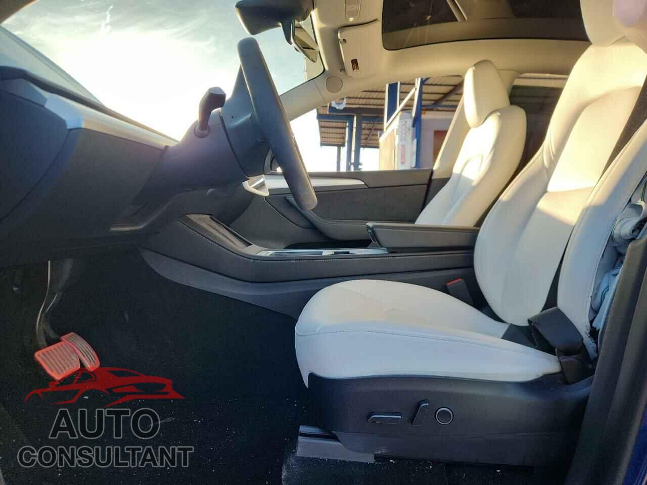 TESLA MODEL Y 2023 - 7SAYGAEE0PF689254