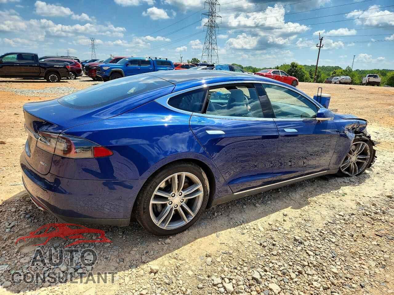 TESLA MODEL S 2015 - 5YJSA1E20FF117223
