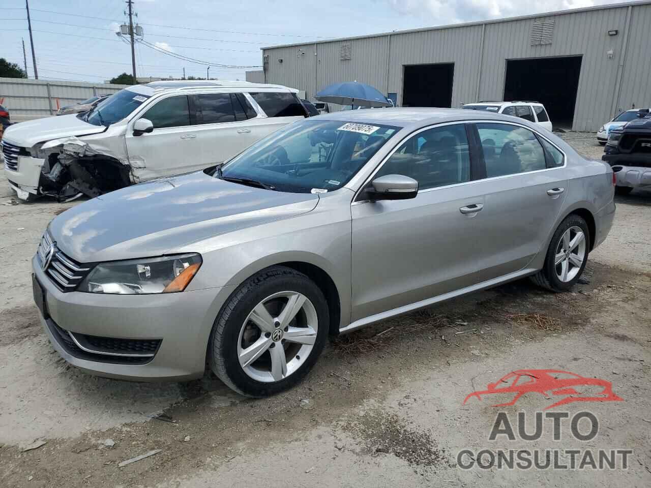 VOLKSWAGEN PASSAT 2013 - 1VWBH7A33DC069849