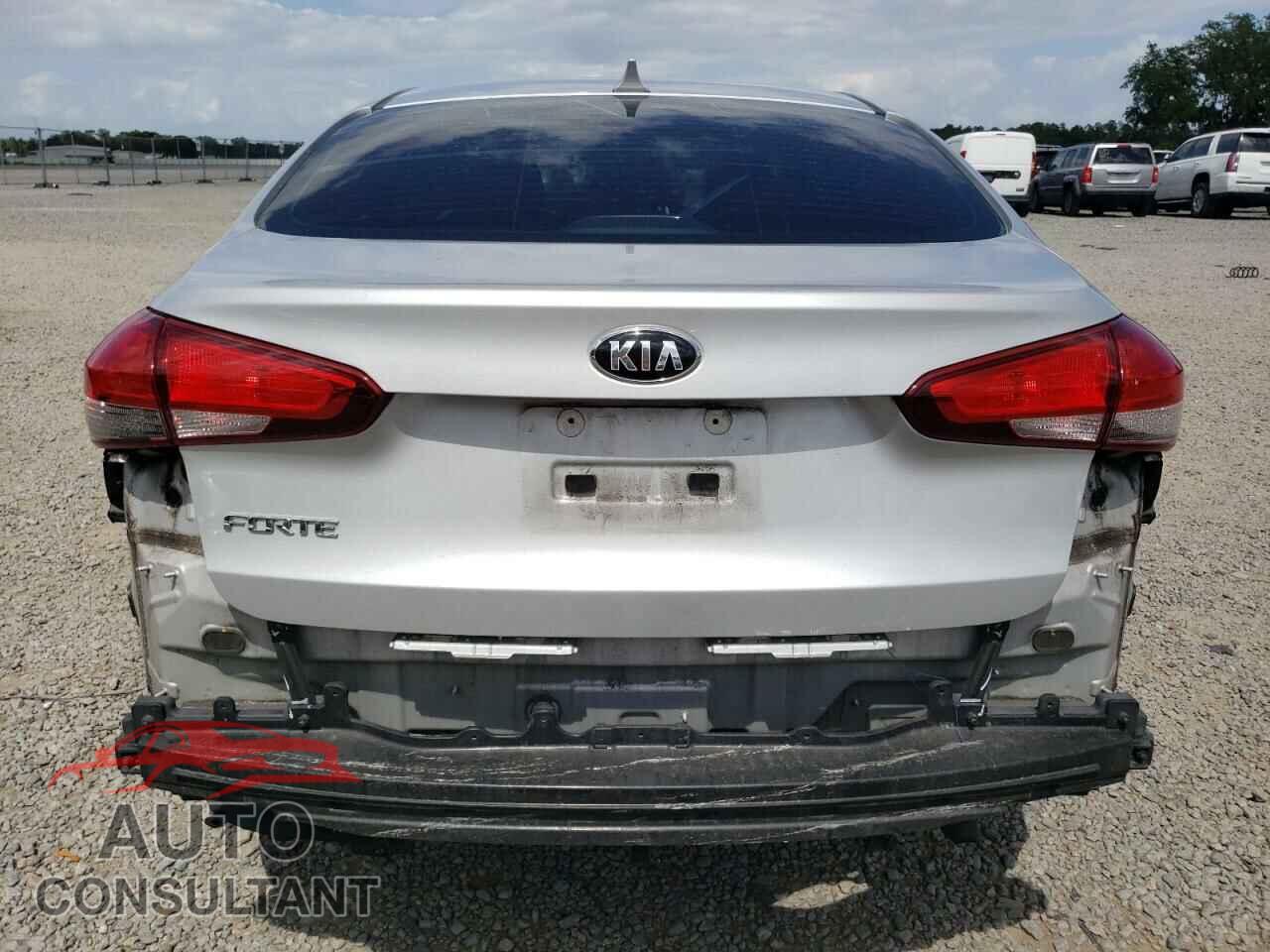 KIA FORTE 2017 - 3KPFK4A73HE069209