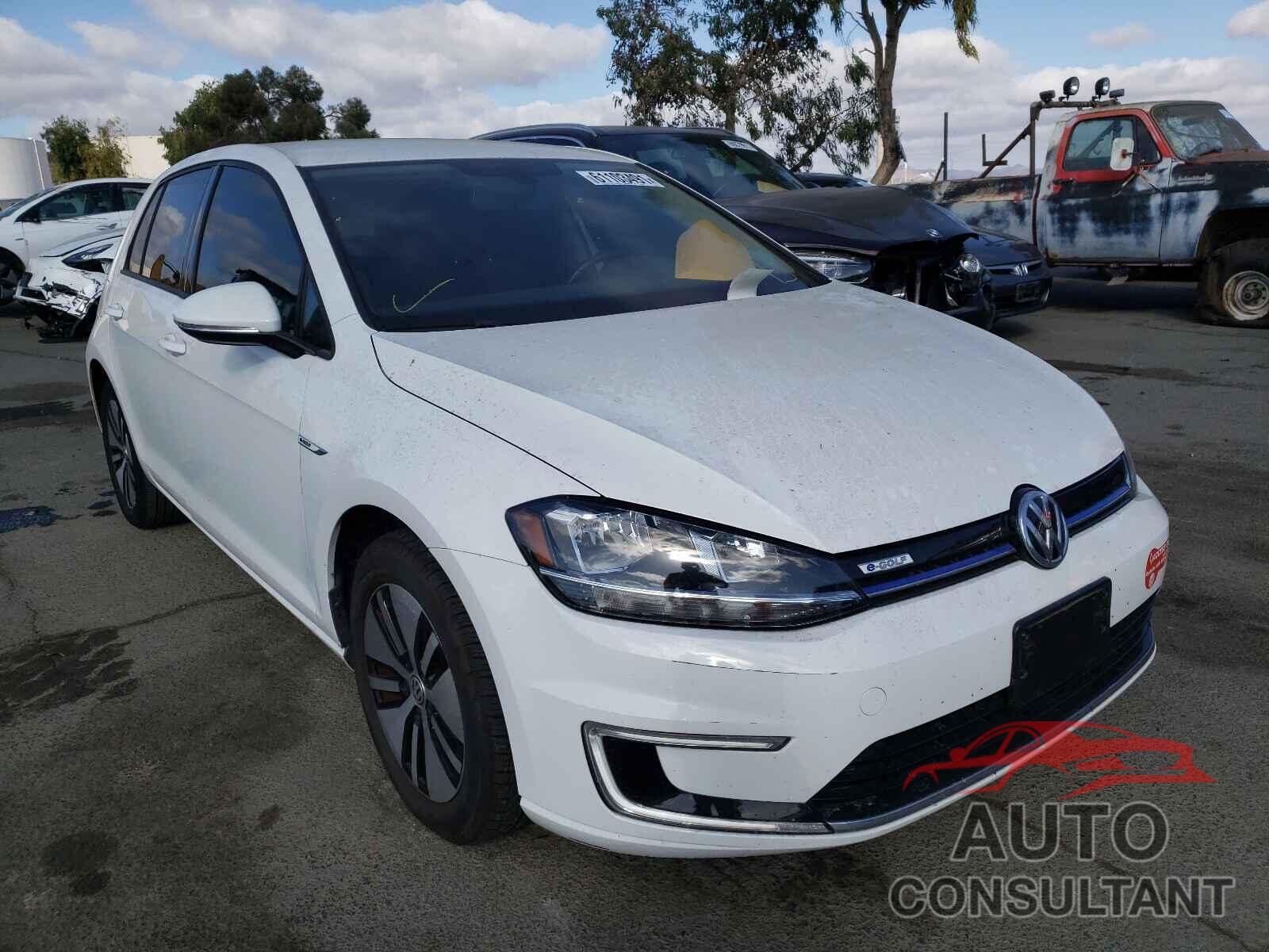 VOLKSWAGEN GOLF 2018 - WVWKR7AU8JW907120