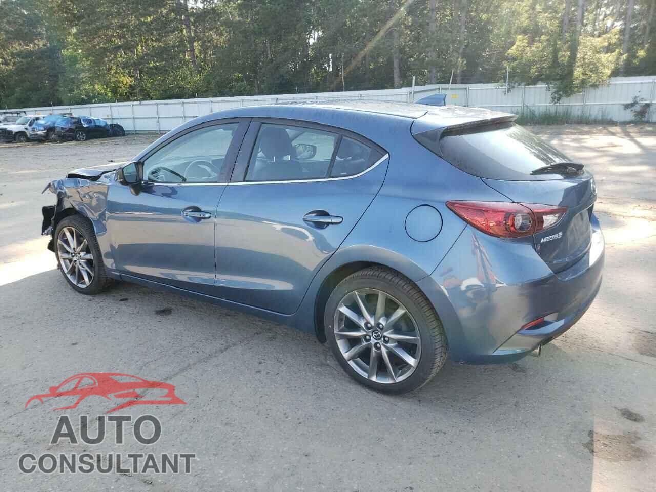 MAZDA 3 2018 - 3MZBN1L33JM266310