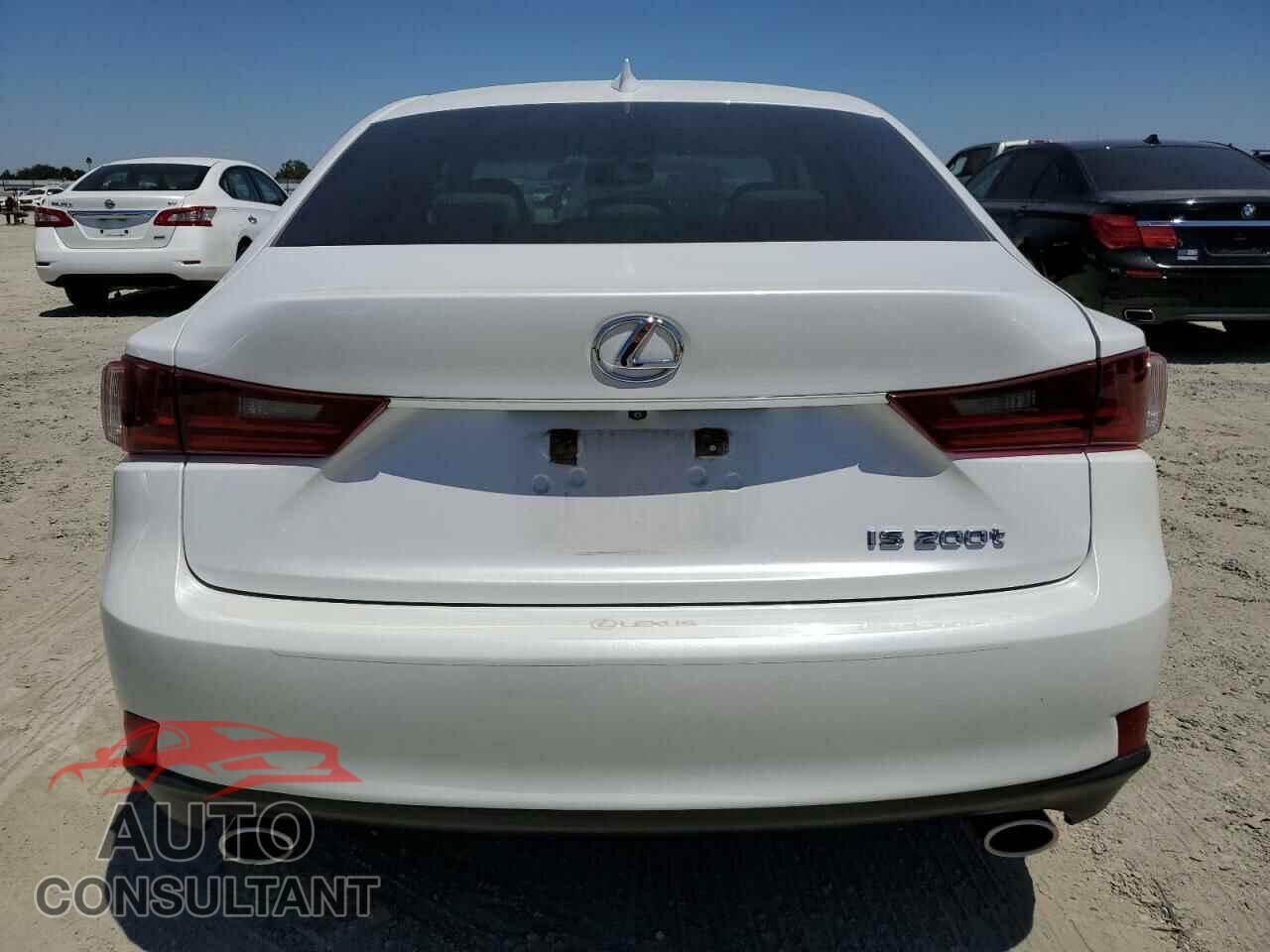 LEXUS IS 2016 - JTHBA1D22G5026845