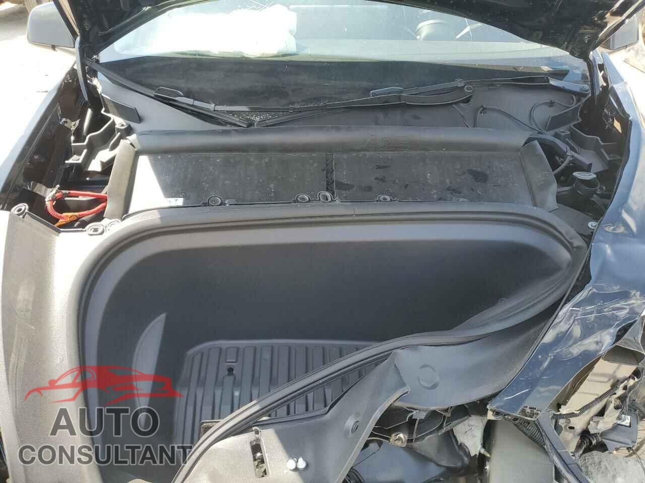 TESLA MODEL Y 2024 - 7SAYGDEE0RF083473
