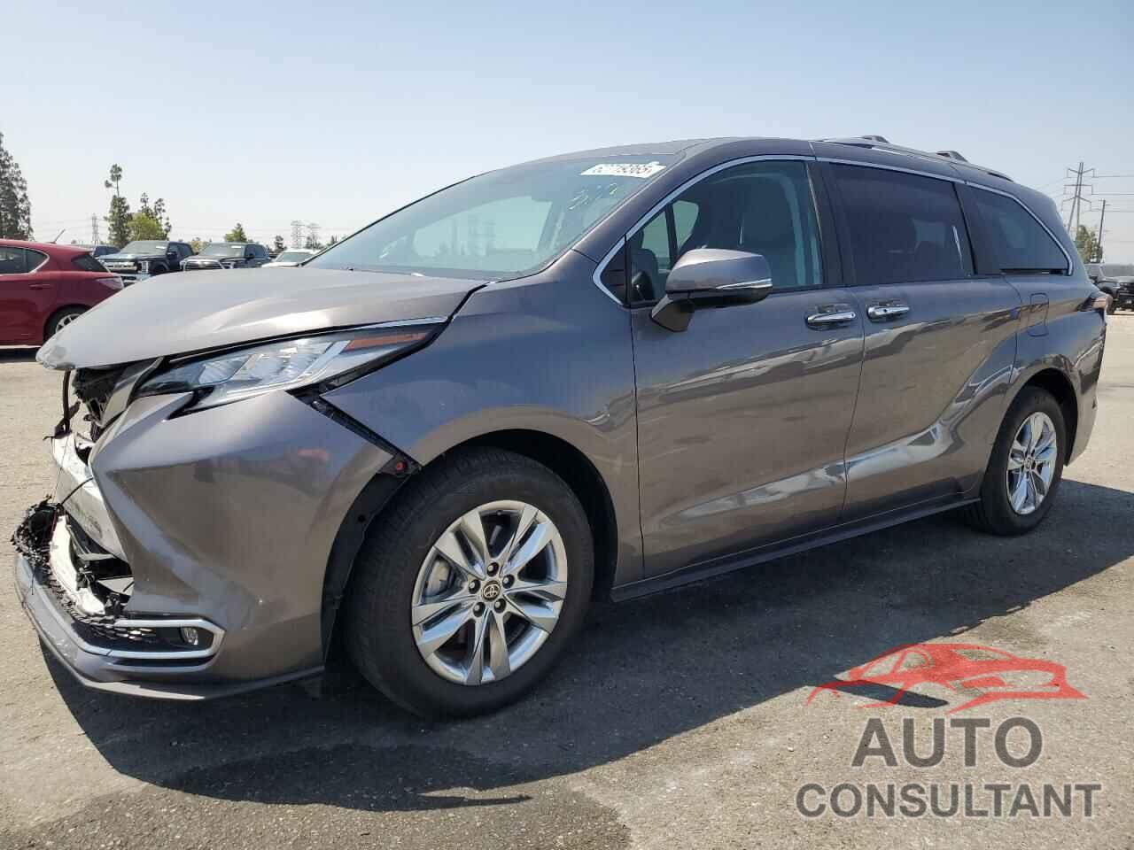 TOYOTA SIENNA 2024 - 5TDZRKEC6RS189999