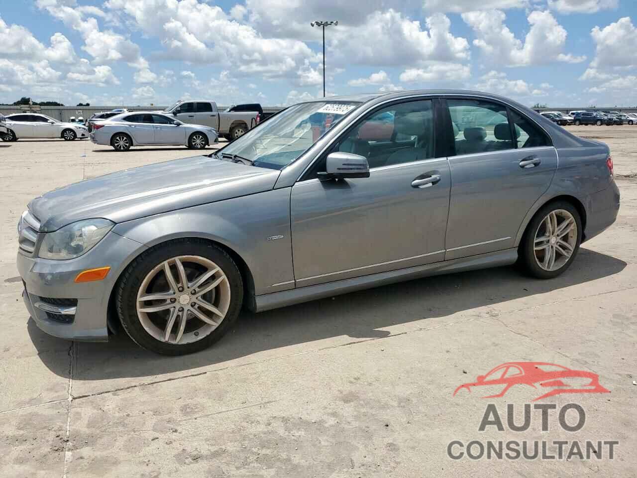 MERCEDES-BENZ C-CLASS 2012 - WDDGF4HB1CR196188