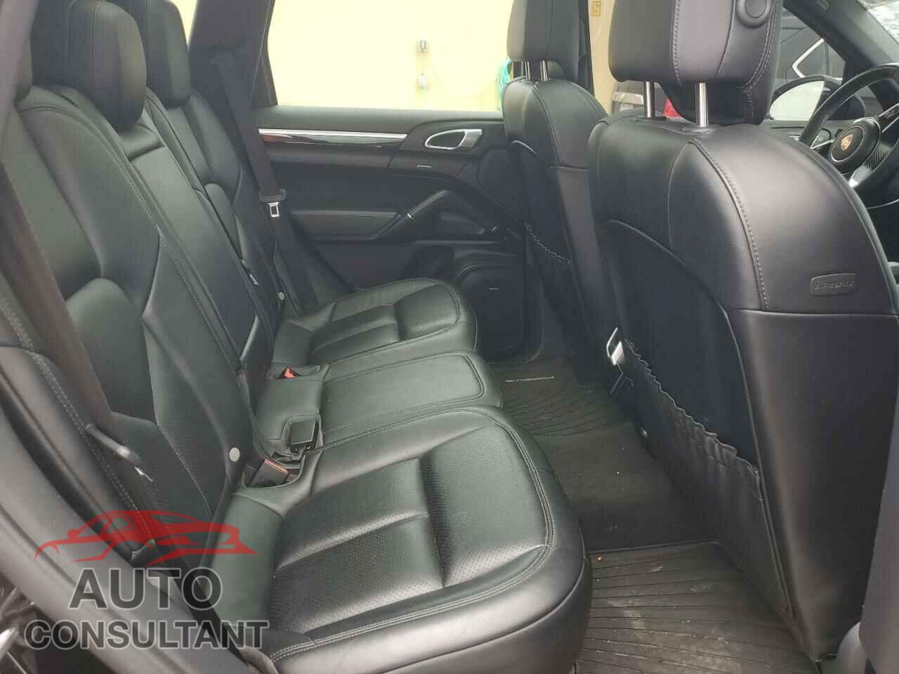 PORSCHE CAYENNE 2016 - WP1AB2A25GLA95883