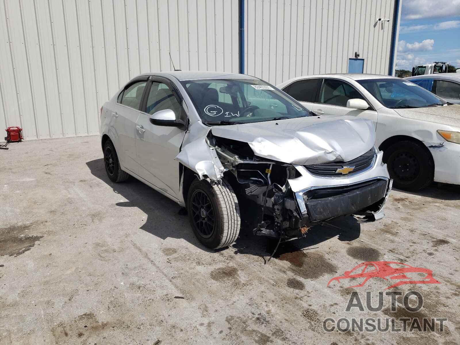 CHEVROLET SONIC 2017 - 1G1JD5SH2H4125328