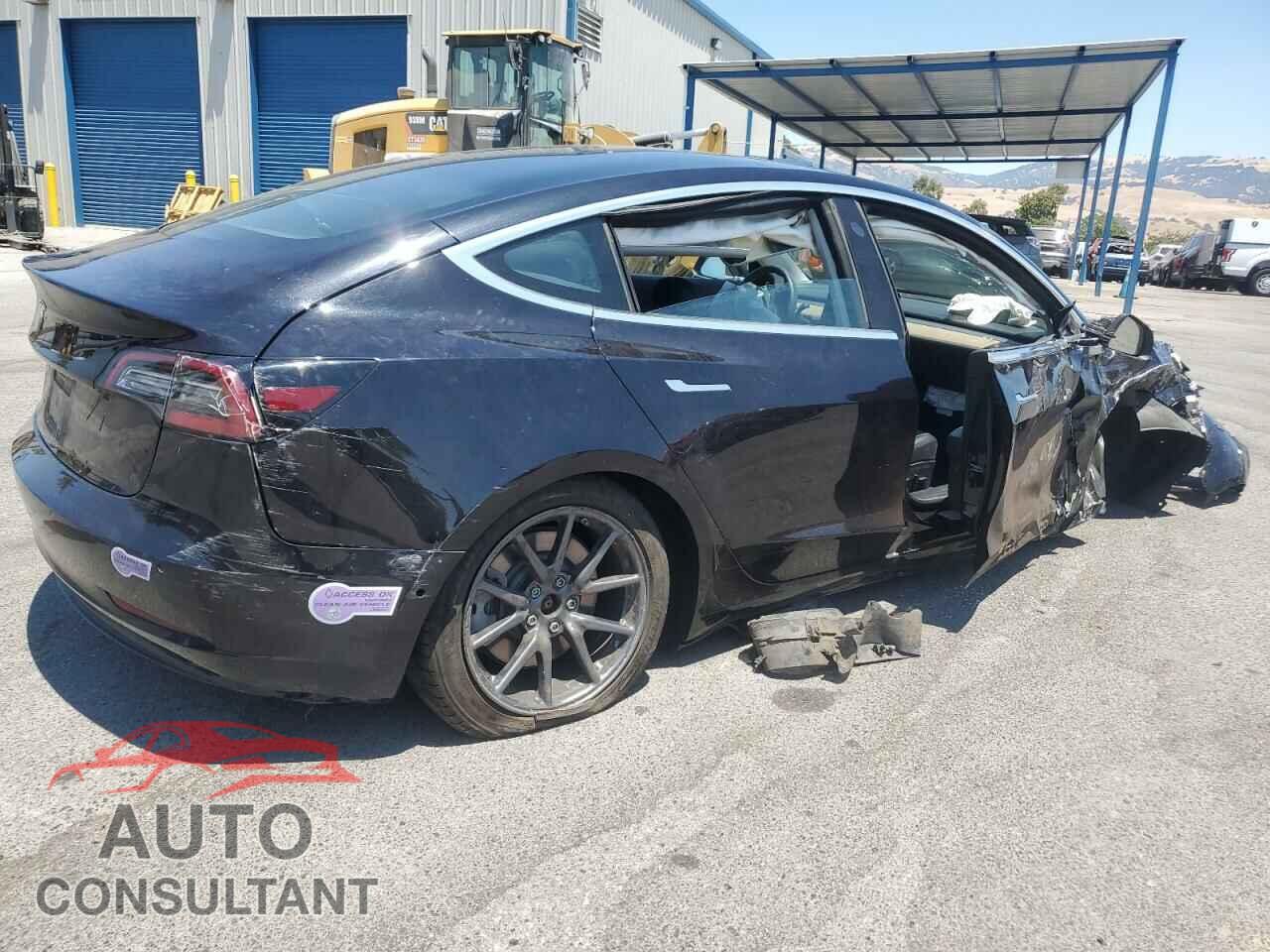 TESLA MODEL 3 2018 - 5YJ3E1EA7JF070233