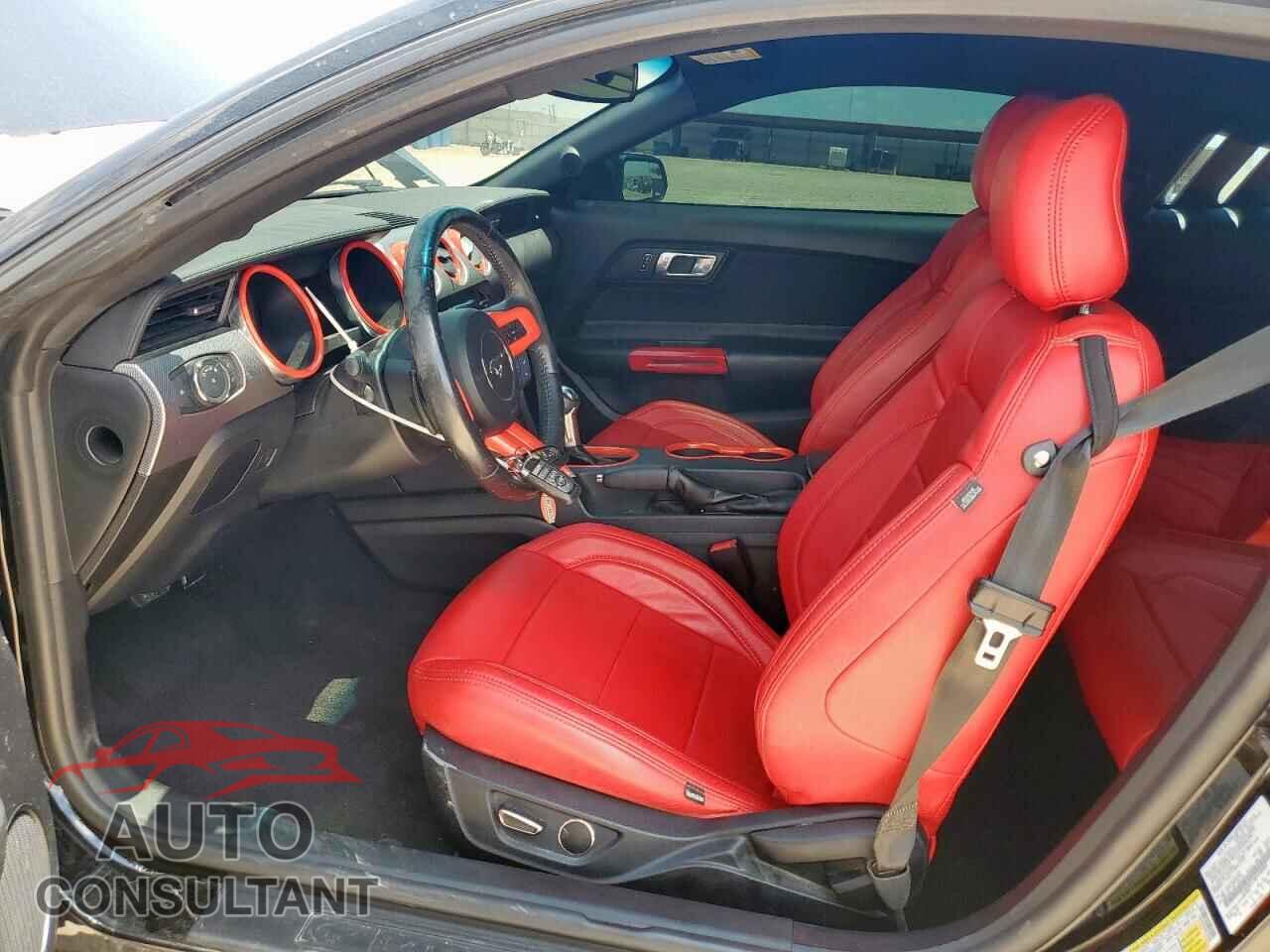 FORD MUSTANG 2019 - 1FA6P8CF5K5102085