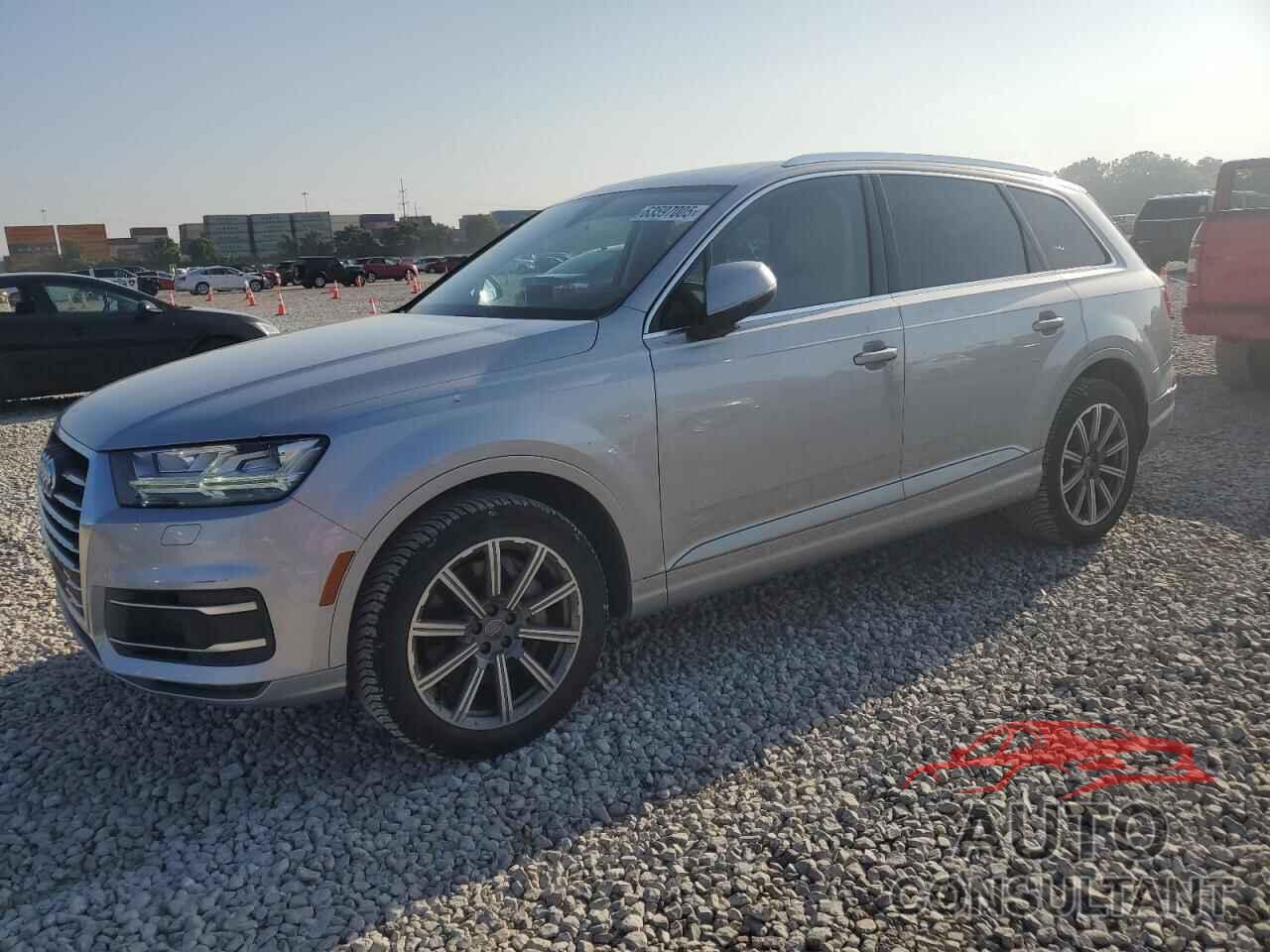 AUDI Q7 2018 - WA1LHAF77JD019763