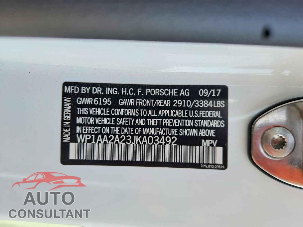 PORSCHE CAYENNE 2018 - WP1AA2A23JKA03492