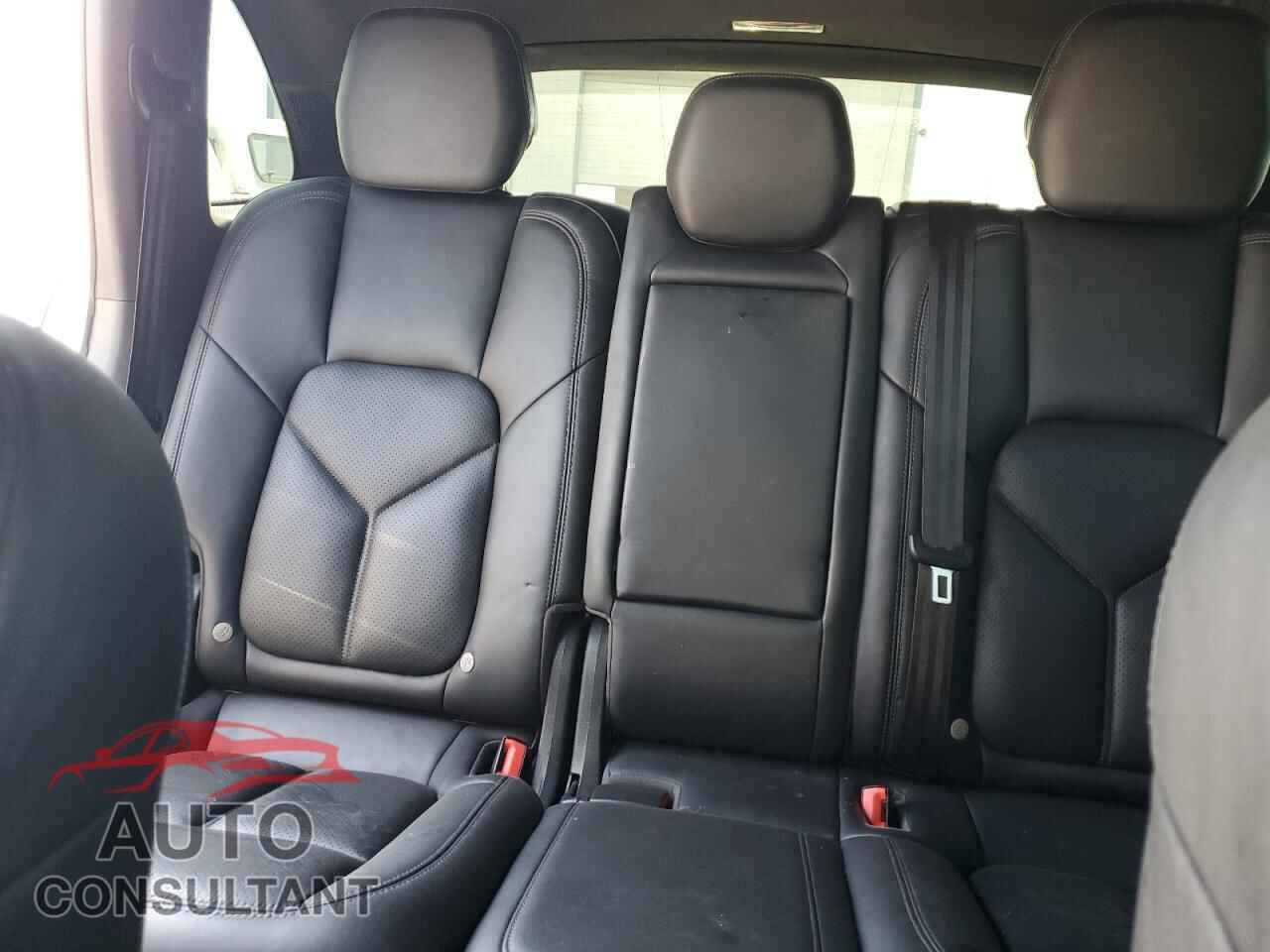 PORSCHE CAYENNE 2016 - WP1AA2A21GLA03607
