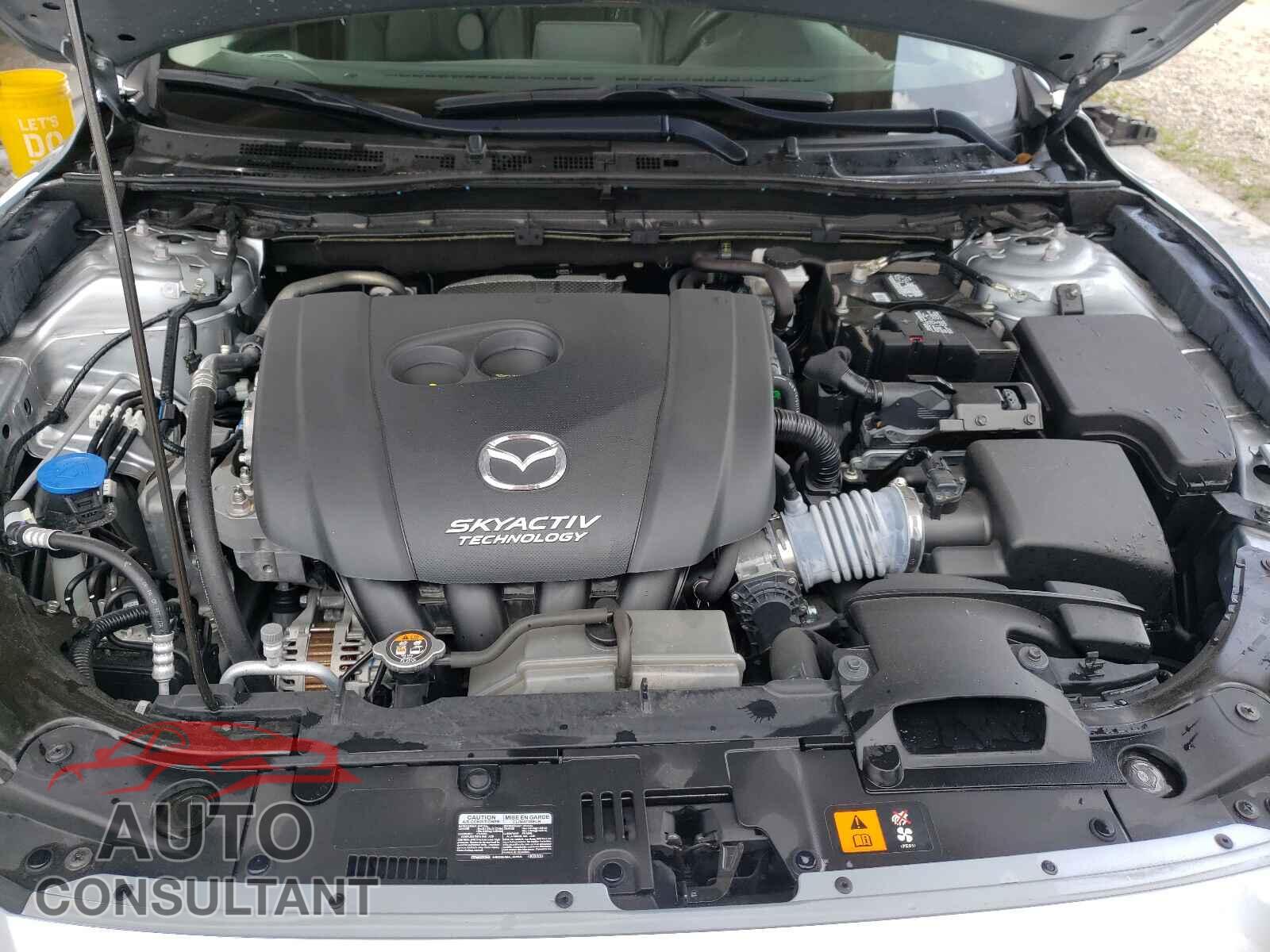 MAZDA 3 2018 - 3MZBN1L35JM242588