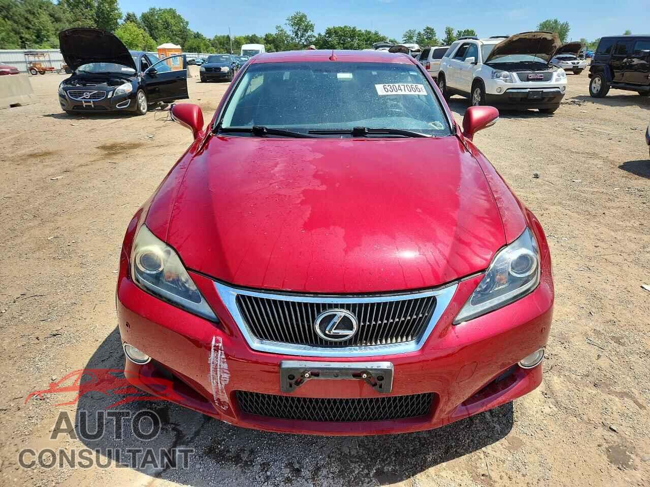 LEXUS IS 2011 - JTHFE2C22B2505208