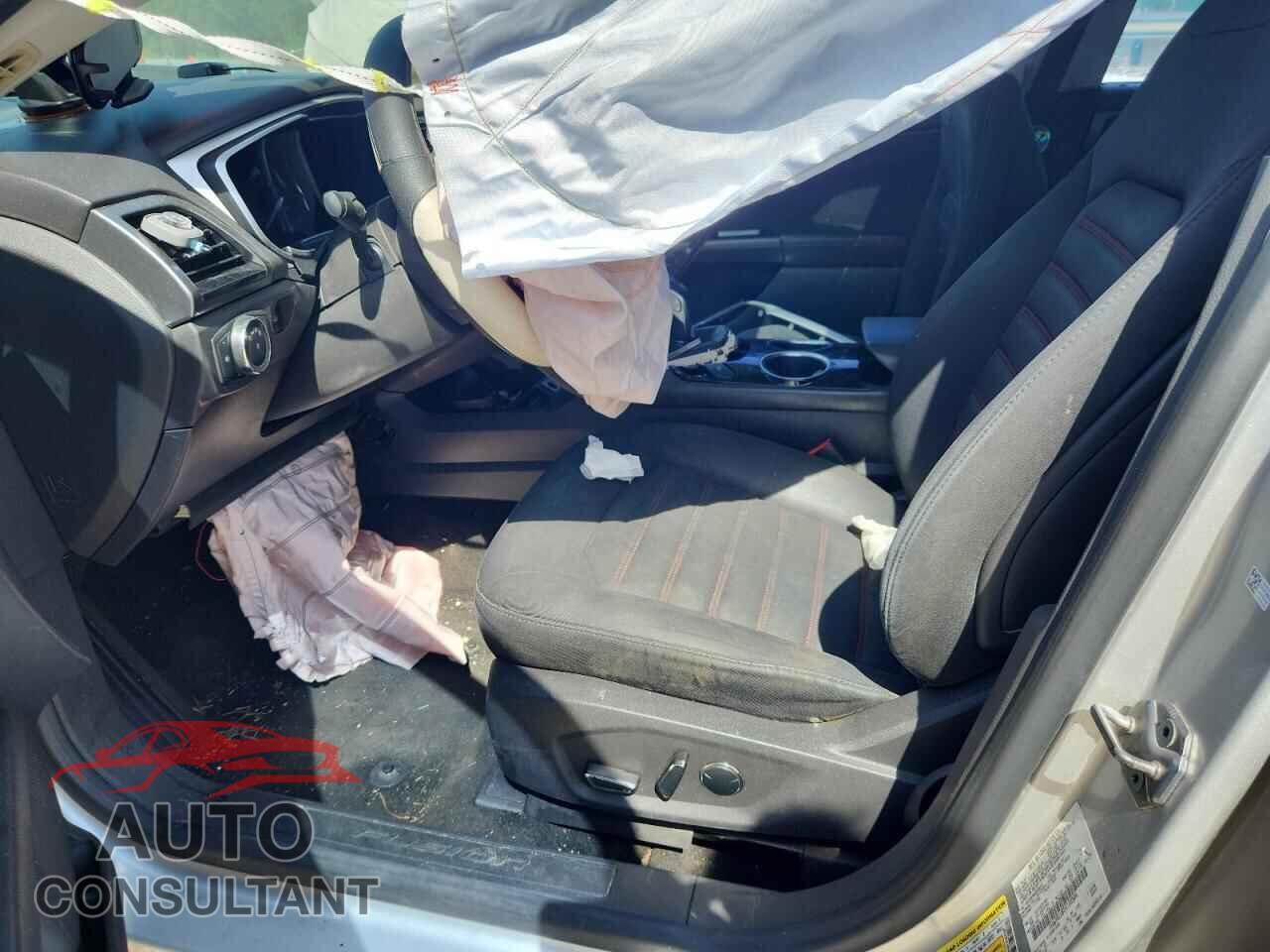 FORD FUSION 2013 - 3FA6P0LU8DR150504