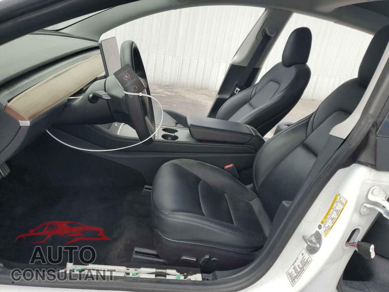 TESLA MODEL 3 2021 - 5YJ3E1EA2MF048693