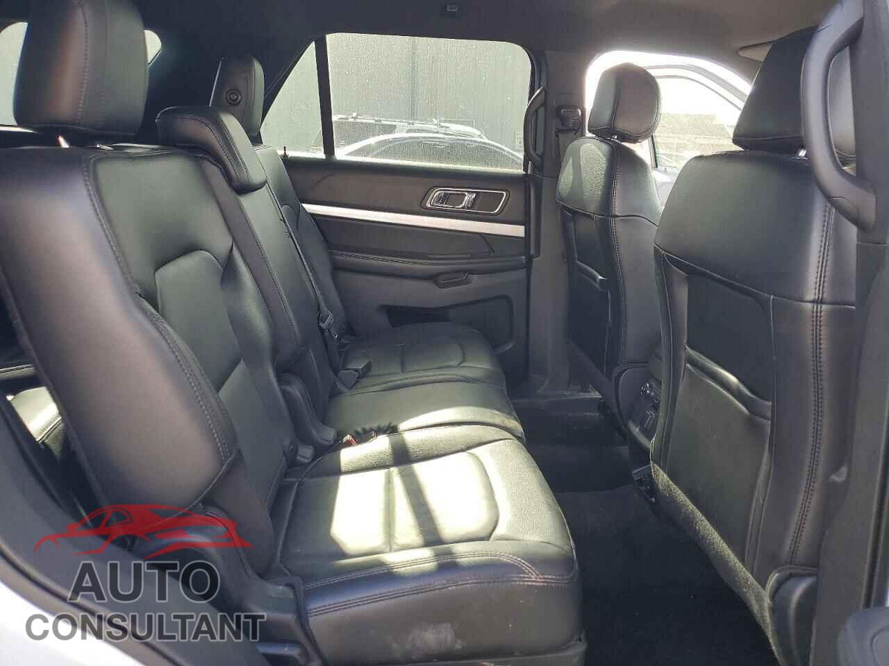 FORD EXPLORER 2017 - 1FM5K7D80HGD99872