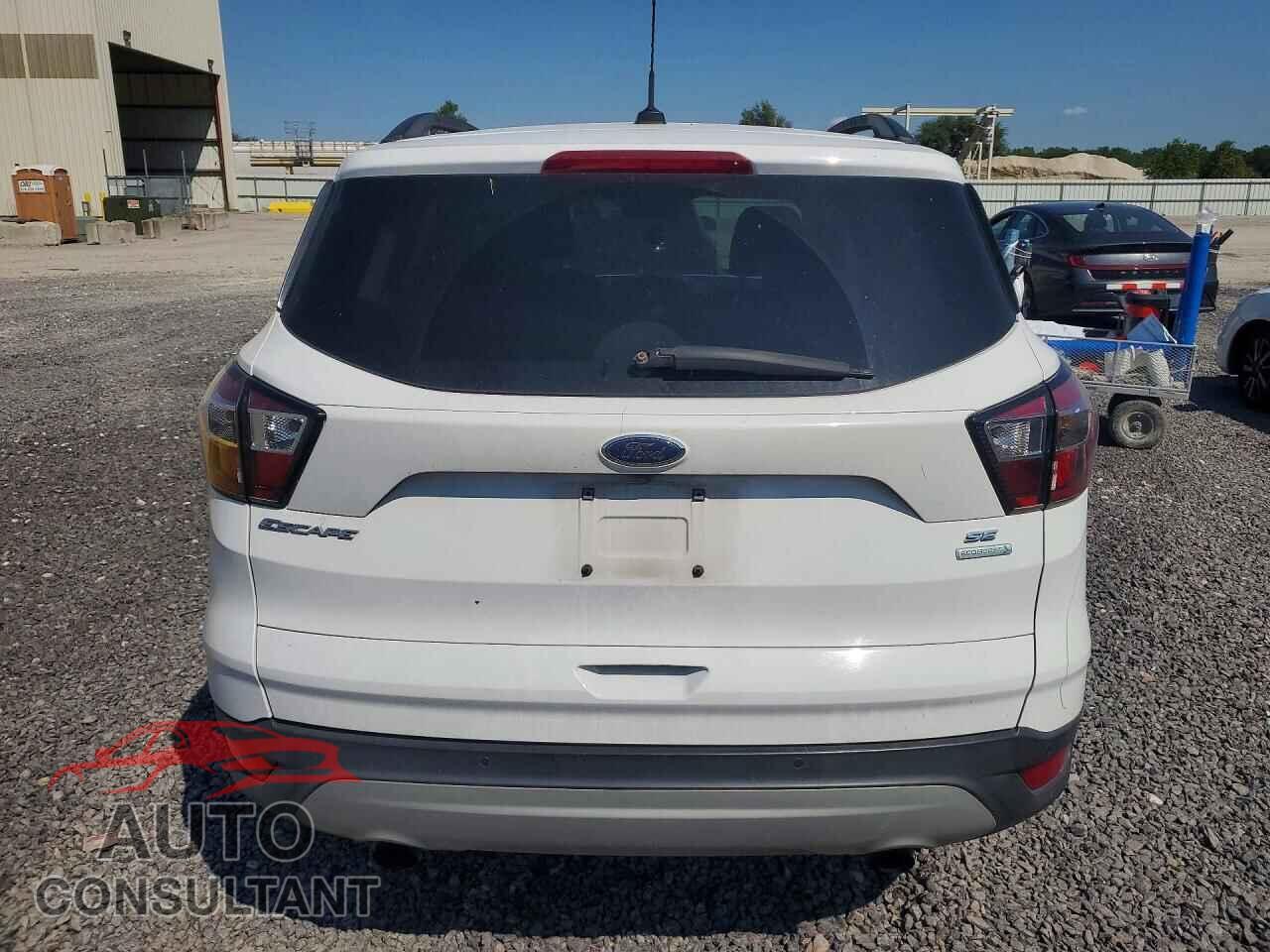 FORD ESCAPE 2017 - 1FMCU0GD0HUB86830