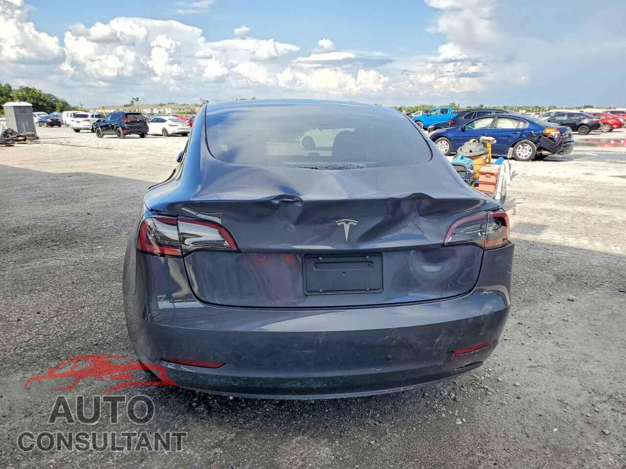 TESLA MODEL 3 2023 - 5YJ3E1EAXPF498757
