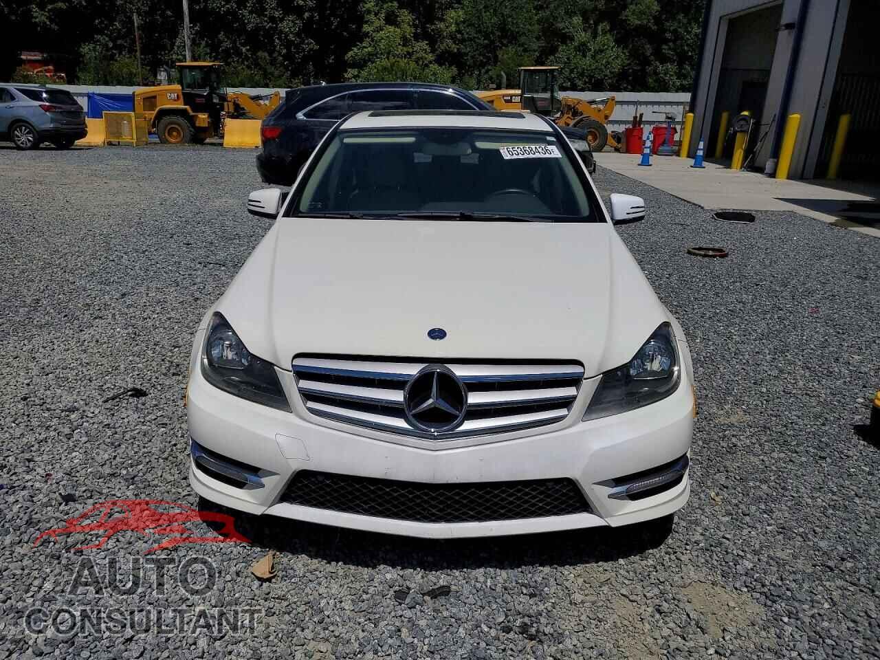 MERCEDES-BENZ C-CLASS 2012 - WDDGF8BB7CR212751