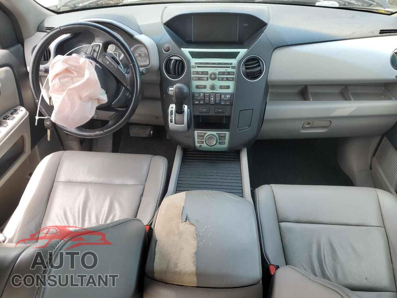 HONDA PILOT 2011 - 5FNYF4H79BB060938