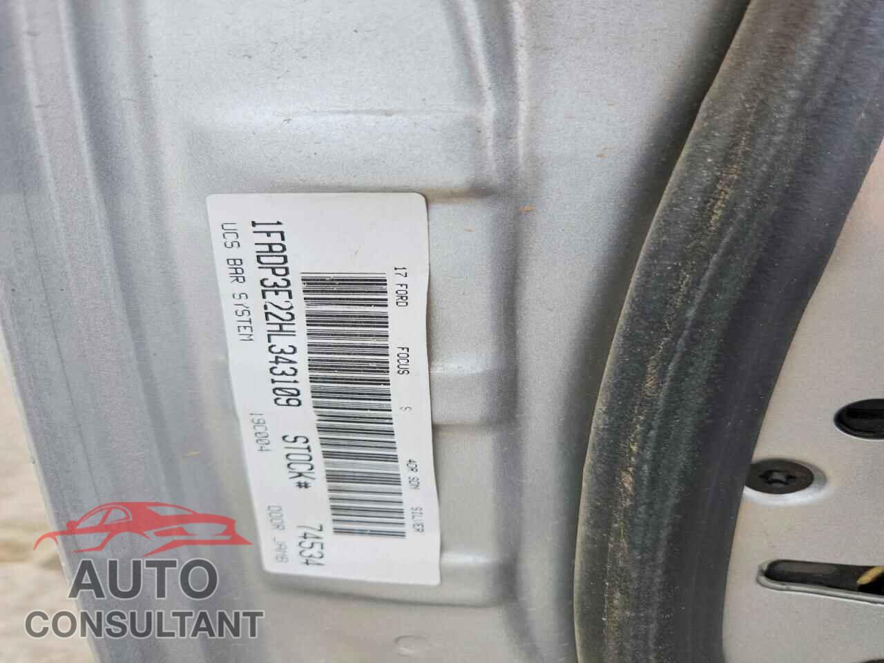 FORD FOCUS 2017 - 1FADP3E22HL343109