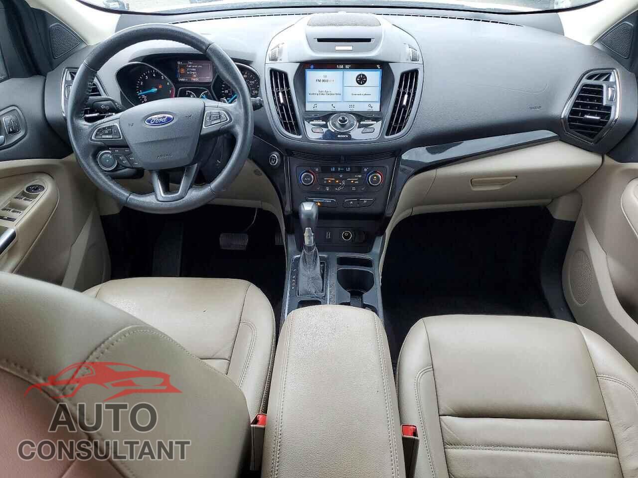 FORD ESCAPE 2017 - 1FMCU0JD9HUD74660