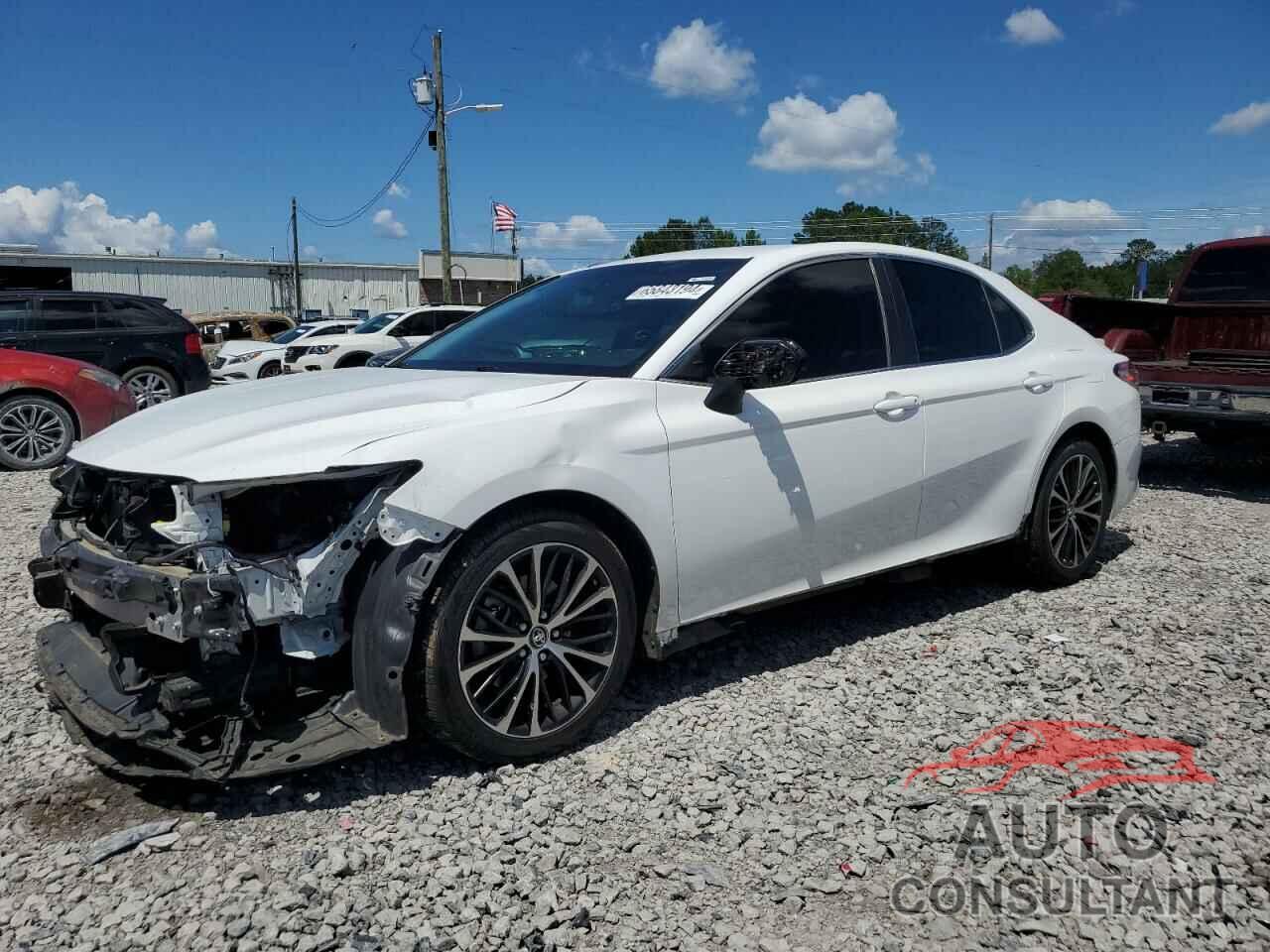 TOYOTA CAMRY 2018 - 4T1B11HK0JU154537