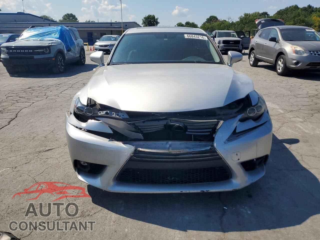LEXUS IS 2015 - JTHCF1D23F5028849