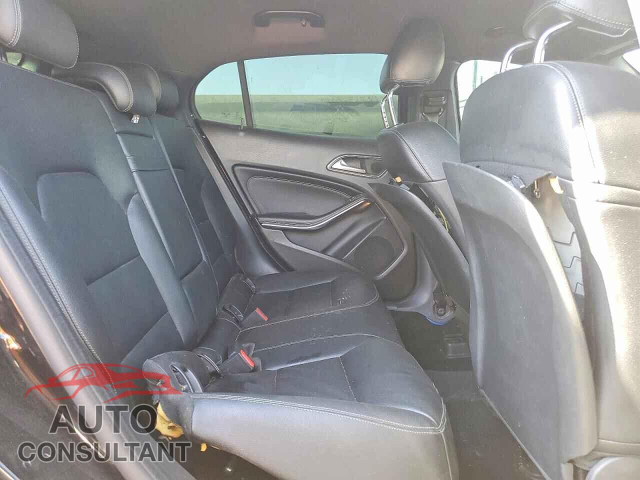 MERCEDES-BENZ GLA-CLASS 2020 - W1NTG4EB6LU040552