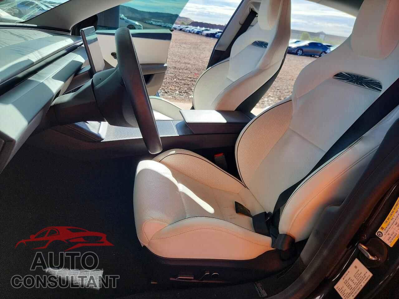 TESLA MODEL 3 2024 - 5YJ3E1ET3RF831739