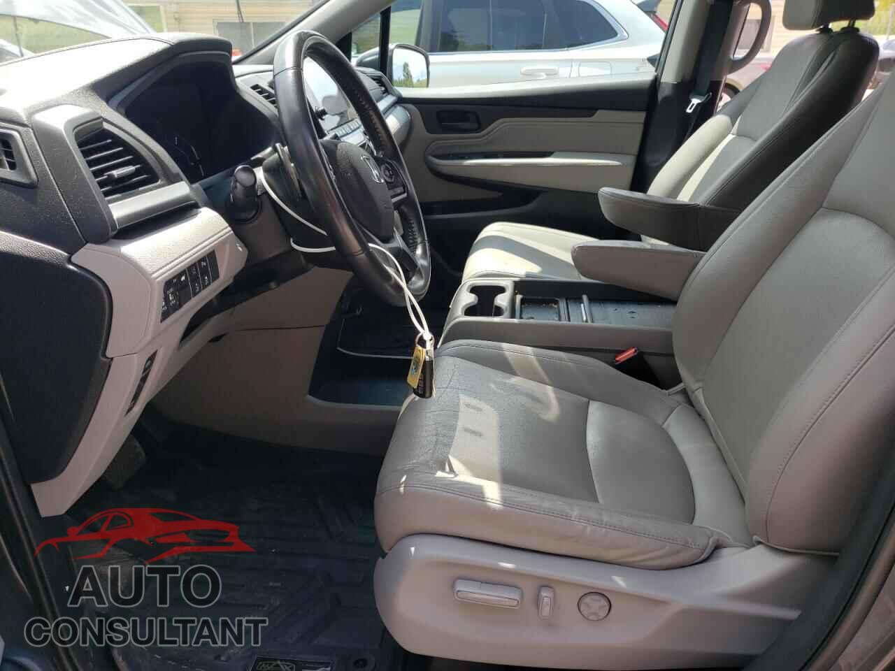 HONDA ODYSSEY 2018 - 5FNRL6H81JB010003