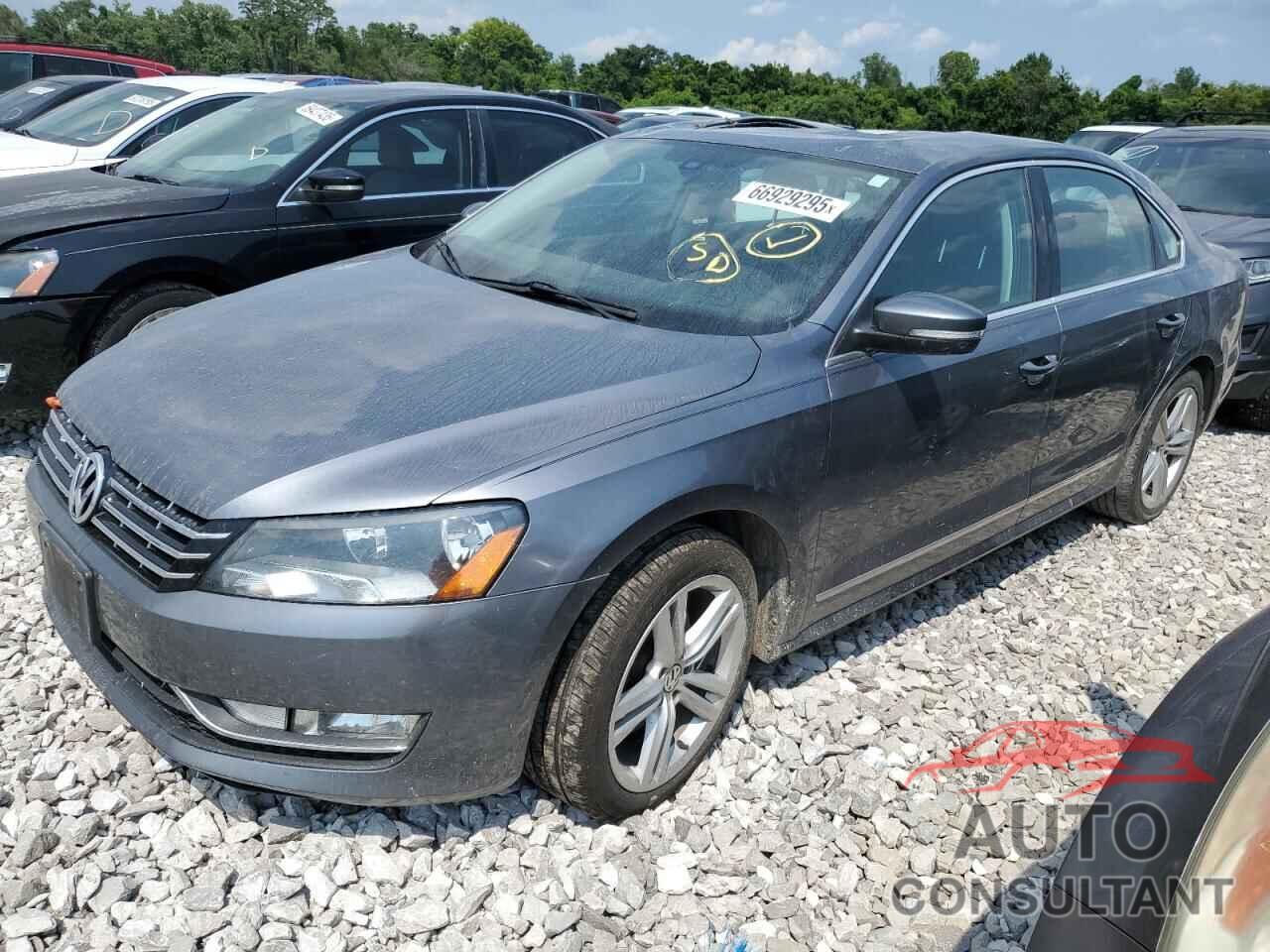 VOLKSWAGEN PASSAT 2013 - 1VWCM7A30DC057142