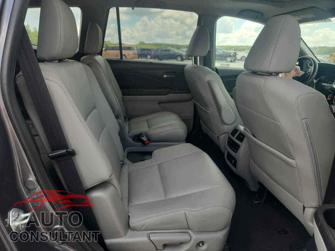 HONDA PILOT 2021 - 5FNYF5H64MB019410