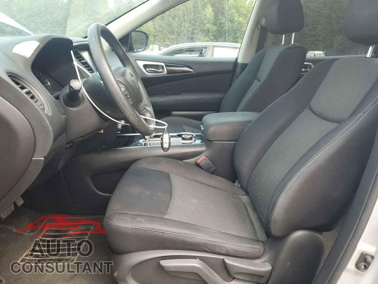 NISSAN PATHFINDER 2017 - 5N1DR2MM1HC642779