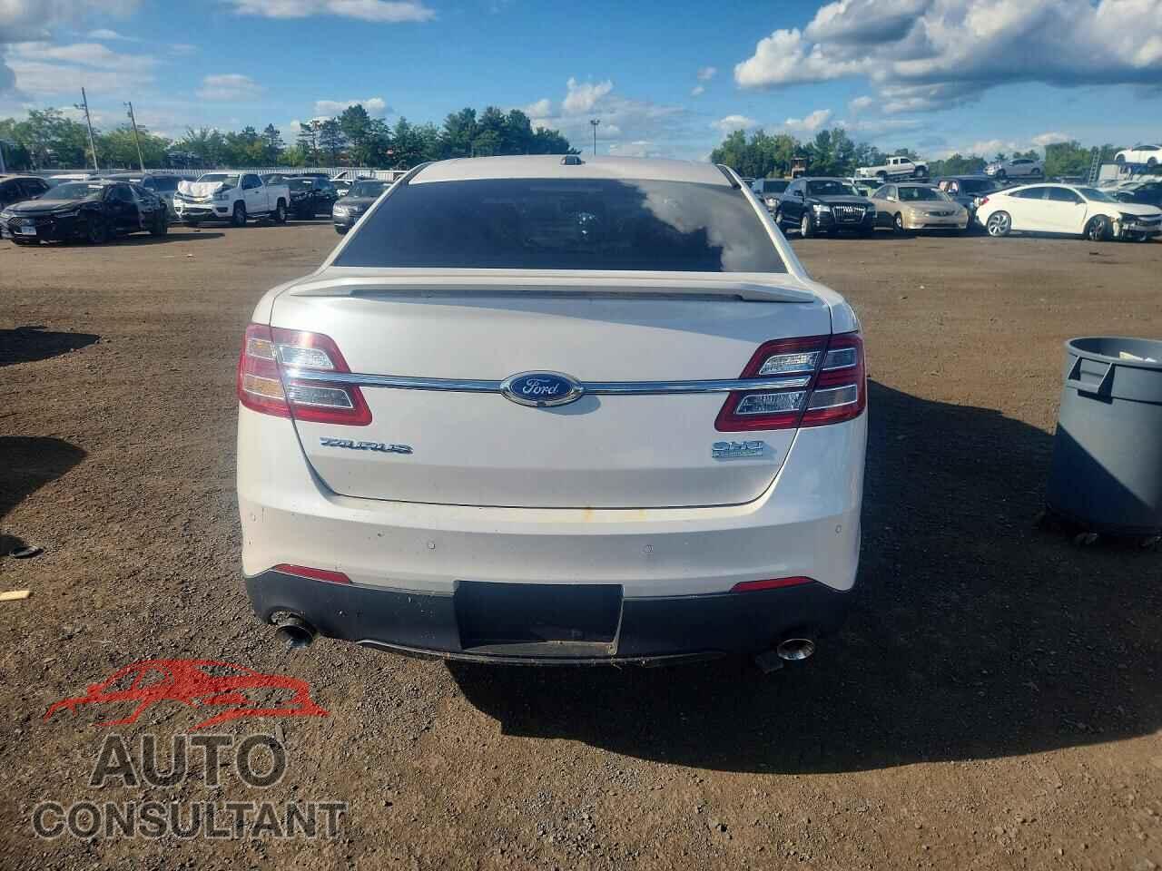 FORD TAURUS 2015 - 1FAHP2KT1FG181536