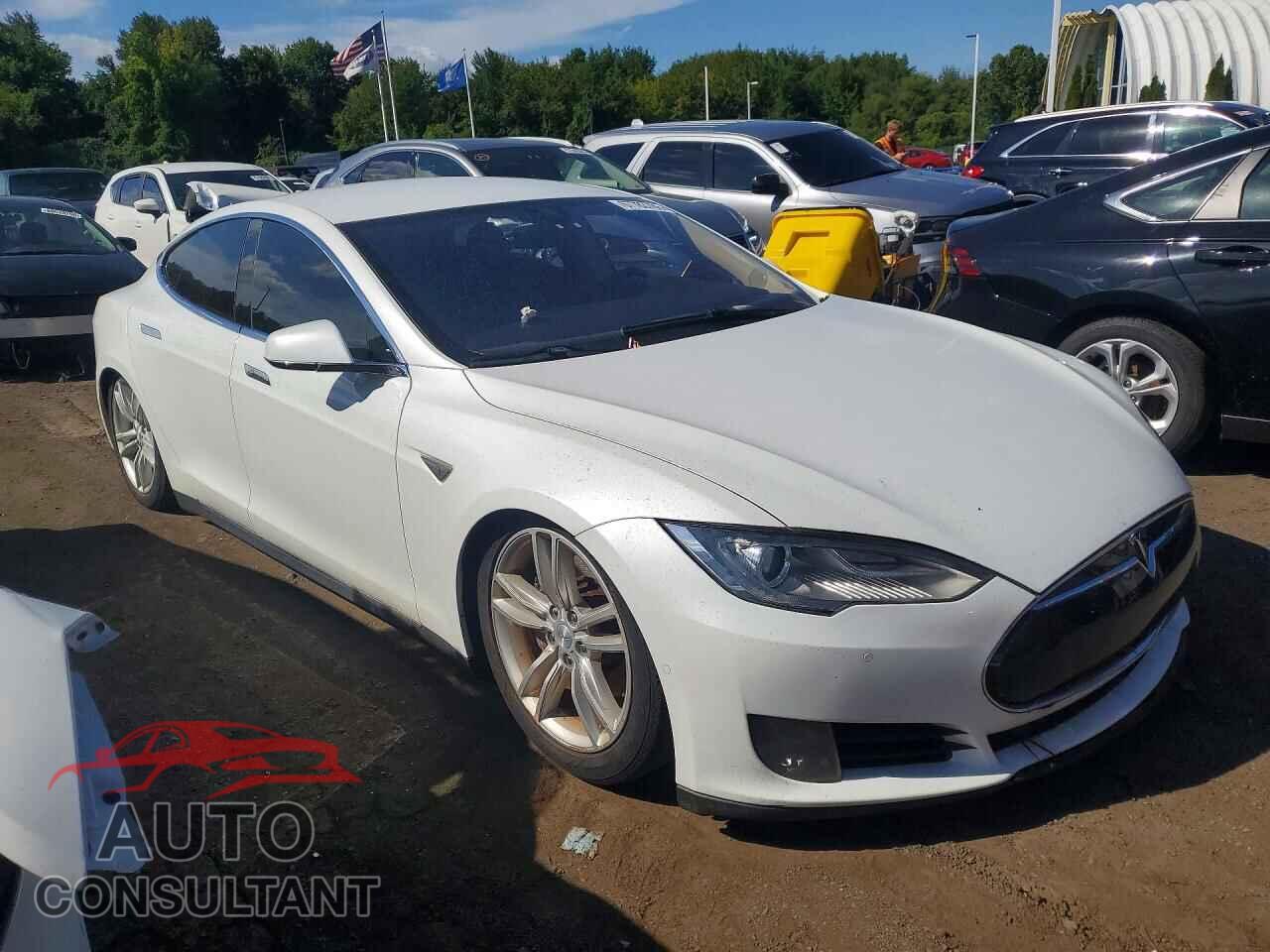 TESLA MODEL S 2015 - 5YJSA1S27FF088047
