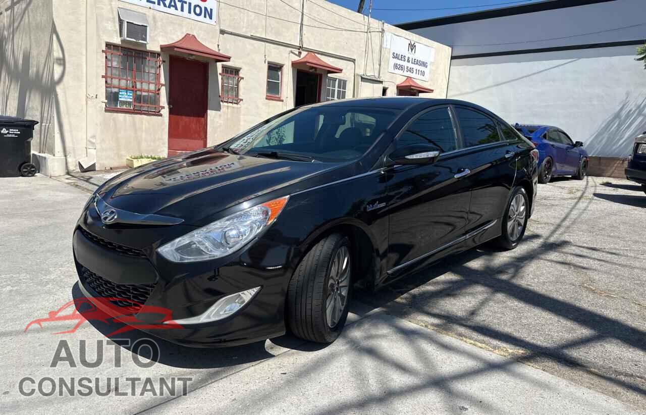 HYUNDAI SONATA 2015 - KMHEC4A41FA130406