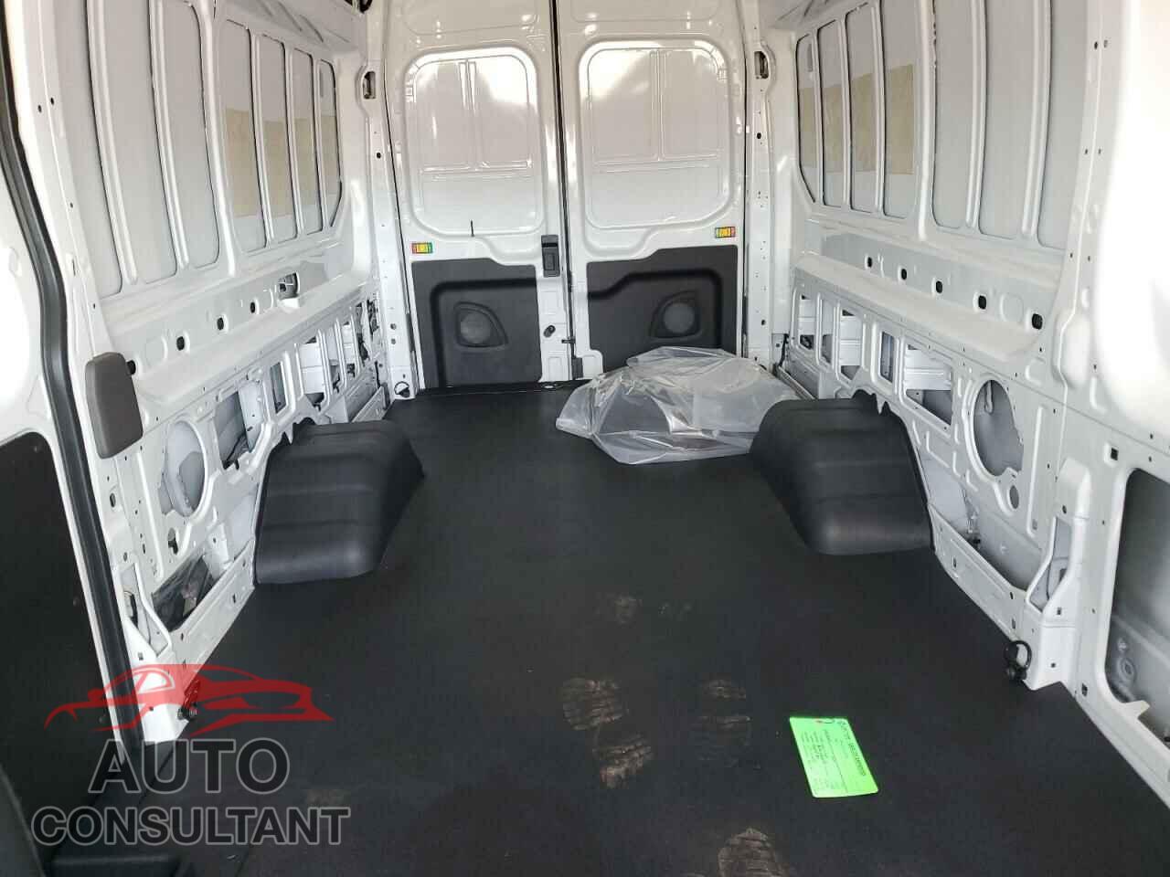 FORD TRANSIT 2022 - 1FTRU8XG3NKA70813